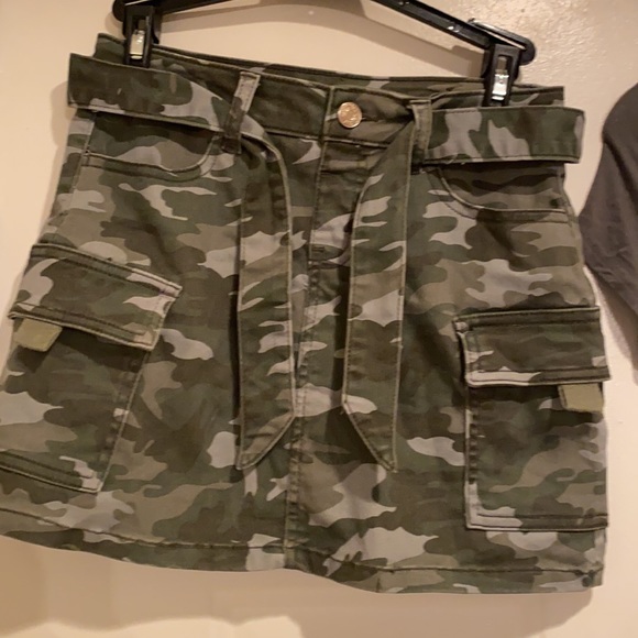 Justice shirt and skirt - Picture 2 of 7